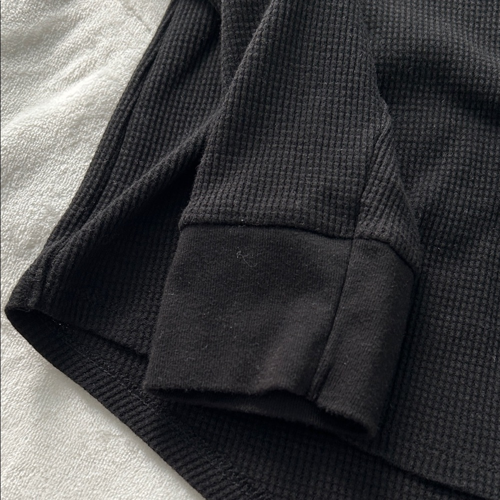 Time and Tru Women's Black Long Sleeve Tee - Picture 3 of 3